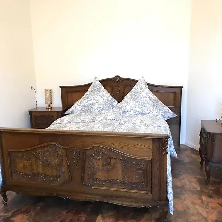 Barocker Hof Rhodt Apartment *