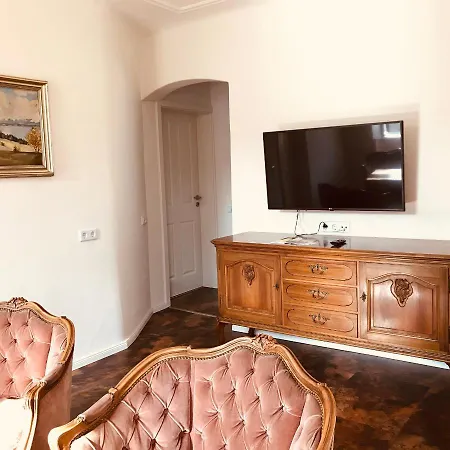 公寓 Barocker Hof Rhodt 罗特翁特尔里特堡