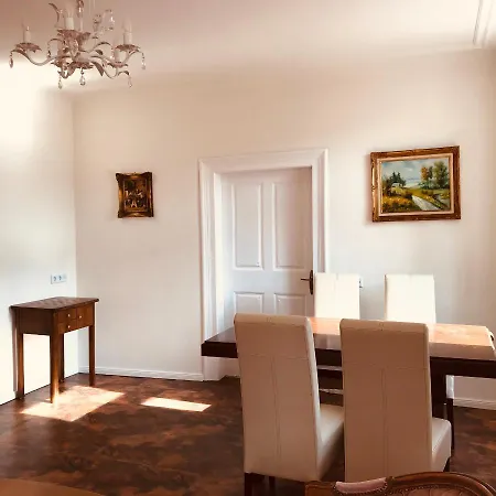 公寓 Barocker Hof Rhodt 罗特翁特尔里特堡