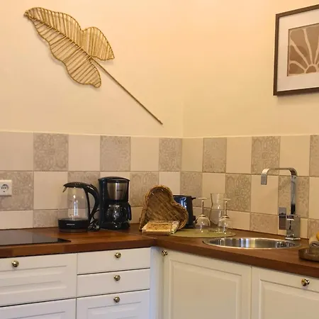 Barocker Hof Rhodt * Rhodt unter Rietburg