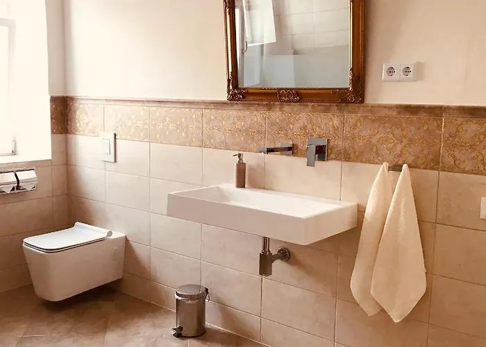 Barocker Hof Rhodt *