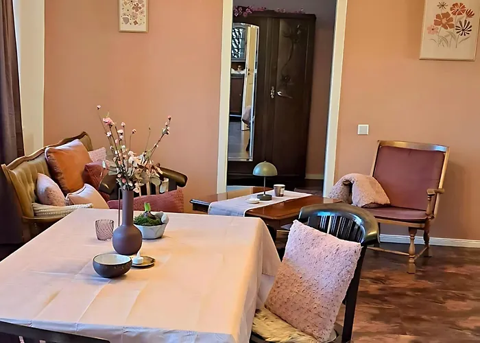 Barocker Hof Rhodt * Rhodt unter Rietburg